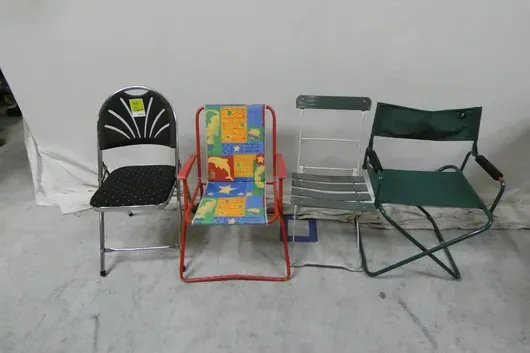 Lot de chaises pliantes