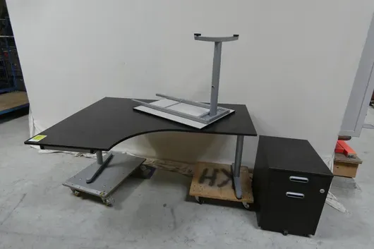 Bureau réglable en hauteur avec caisson de bureau