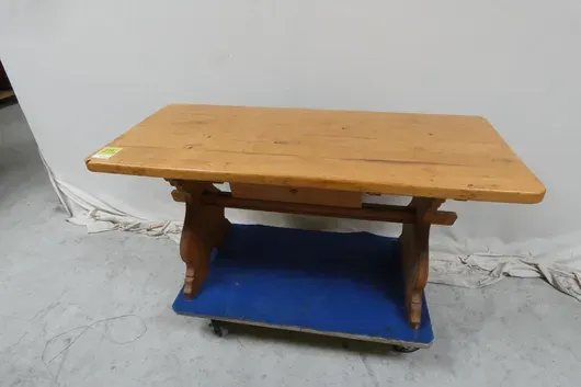 Tisch, ohne Rollbrett