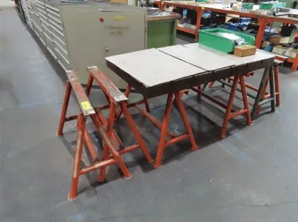 6 metal trestles