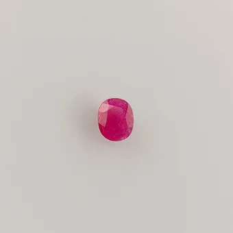 Rubis naturel taille ovale 3,21 ct