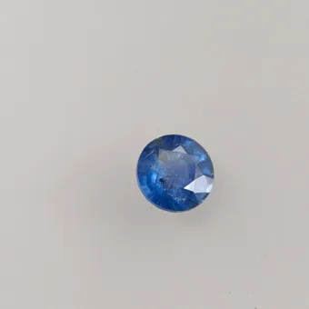 Saphir naturel taille brillant de 3,29 ct