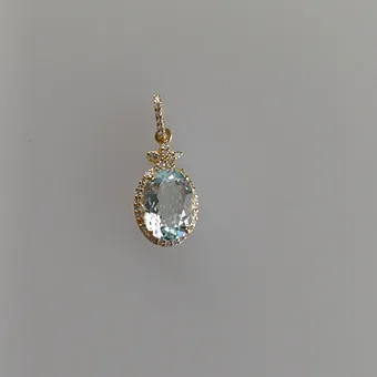 Pendentif aigue-marine/diamant or jaune 585/000 (14 K), aigue-marine naturelle taille ovale 2,03 ct