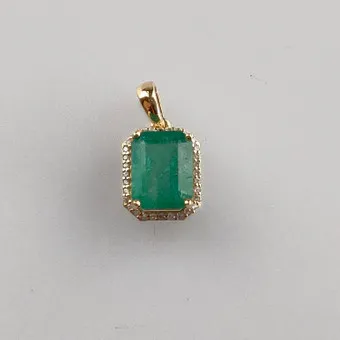 Pendentif émeraude avec diamants - or jaune 585/000, émeraude taille émeraude 2,61 ct