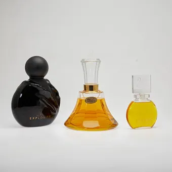 ETIENNE AIGNER & GLORIA VANDERBILT. Konvolut Großfacticen / Flacons, Glas, Kunststoff, 1980/90er Jahre. (3).