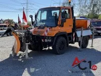 Unimog U300 mit Winterdienst-Ausrüstung