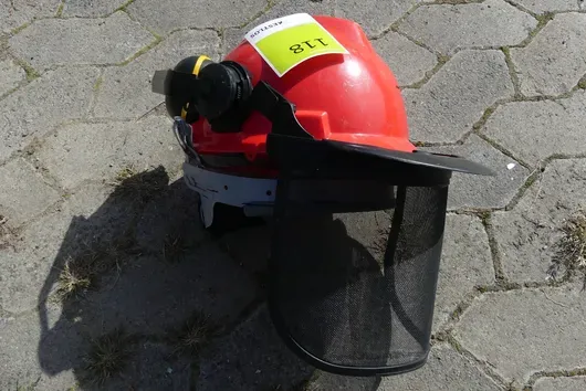 Casque de protection forestière
