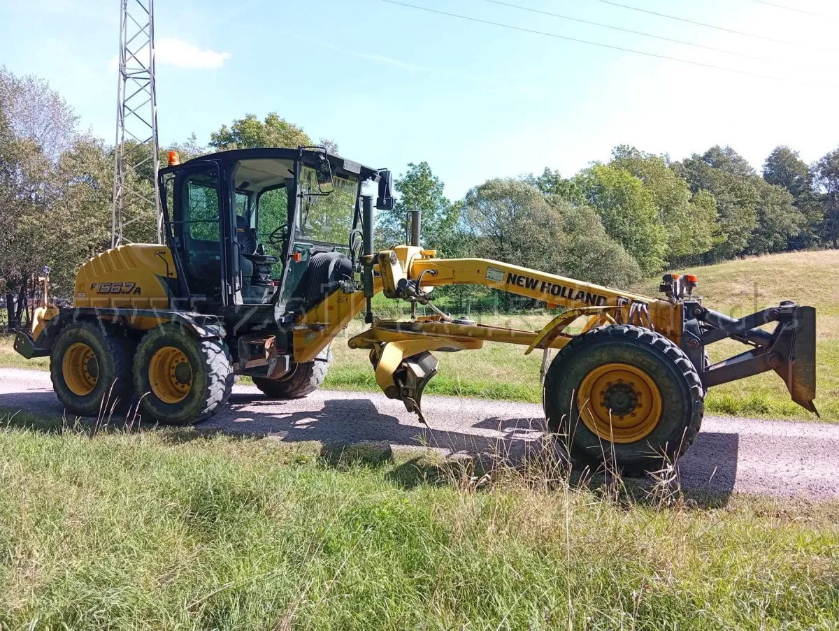 1 Grader New Holland F 156.7A Tier 3
