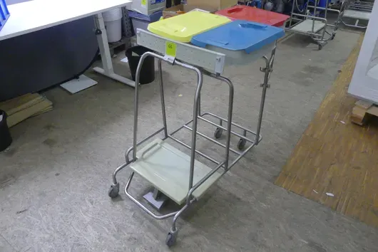 Collecteur de linge/déchets, mobile, avec 3 couvercles et pédale