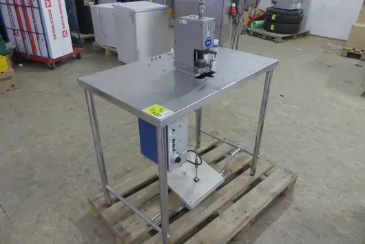 Peco / Messer Griesheim - Machine à souder par points avec table de travail et pédale