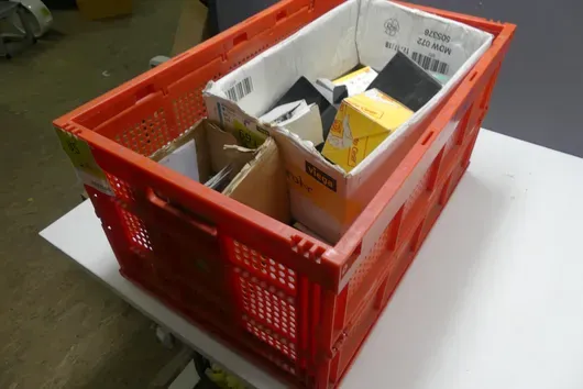 Sada kutilských a sanitárních potřeb (příslušenství Viega, malířské válečky, drobné díly)