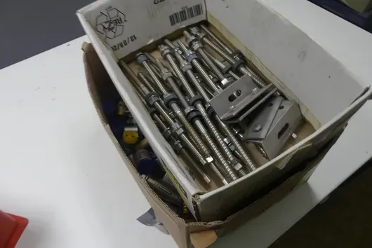Installation assortment (threaded rods, mounting brackets, press fittings)