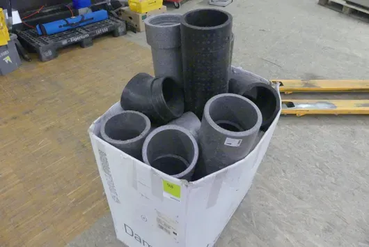 Assortiment de conduits de ventilation (coudes ComfoPipe Compact, tés, conduit de fumée 500mm)