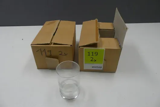 Partia szklanek Adelholzener