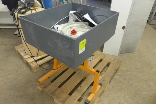 Machine circulaire avec cuve et accessoires
