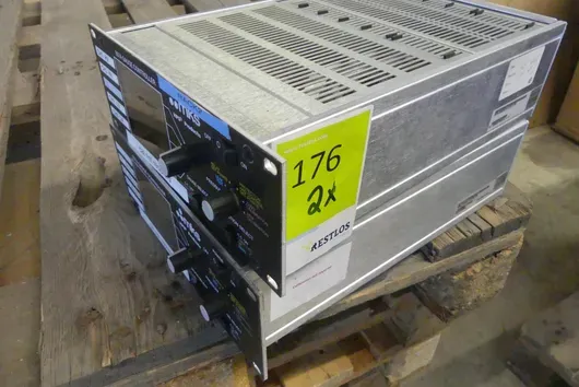 2x MKS - Vacuum gauge controllers