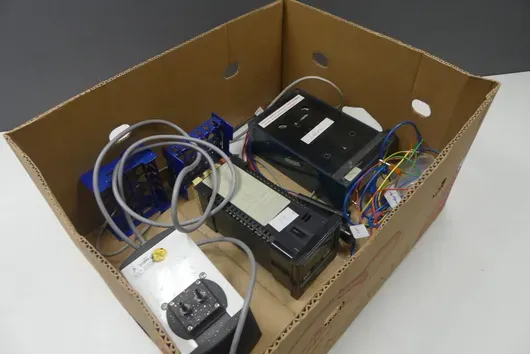 Electronics assortment (device housings with wiring, junction box, cables, connectors)