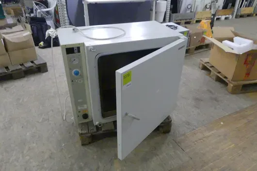 Heraeus - laboratoriumkast met manometer