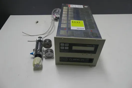 Varian - Dual Controller s redukčním ventilem a manometry