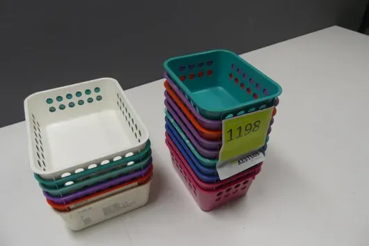 Posten Kunststoff-Aufbewahrungskörbe, verschiedene Farben