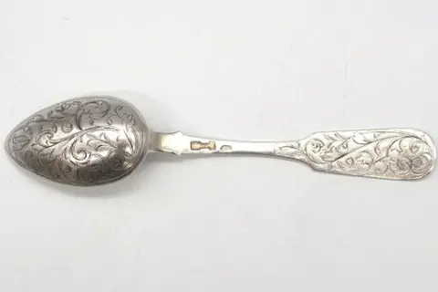 Cuillère russe ancienne en argent 875/84 zolotniki avec ciselure élaborée, Moscou, datée 1850
