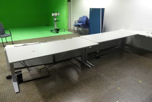2 bureaux à hauteur réglable électrique