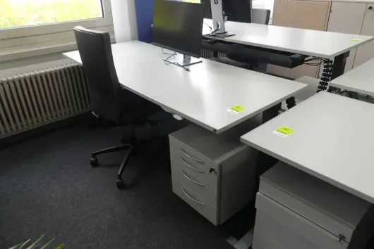 Ensemble de poste de travail avec 1 bureau à hauteur réglable électrique