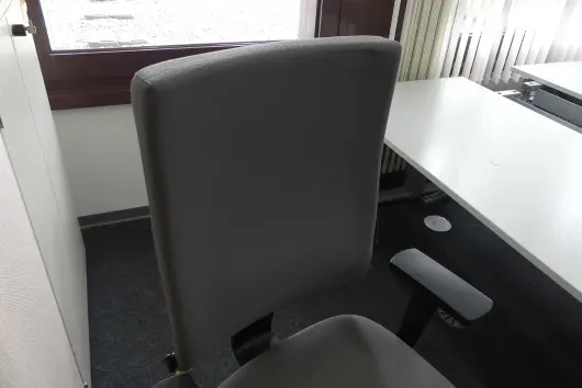 1x Bürostuhl