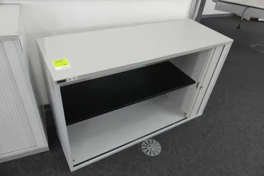 1x Sideboard