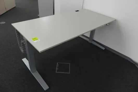 1x bureau à hauteur réglable électrique