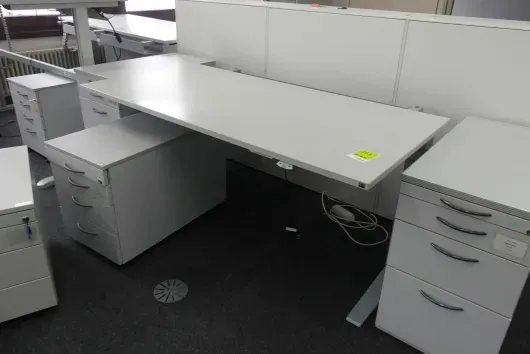 1x bureau à hauteur réglable électrique