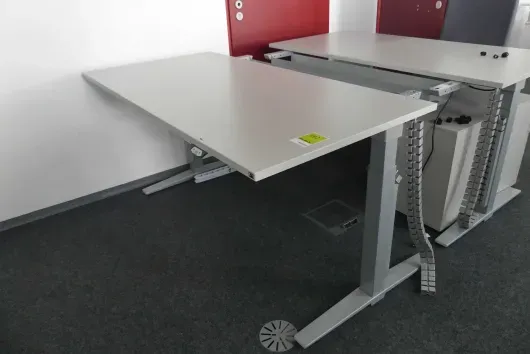 1 bureau à hauteur réglable électrique