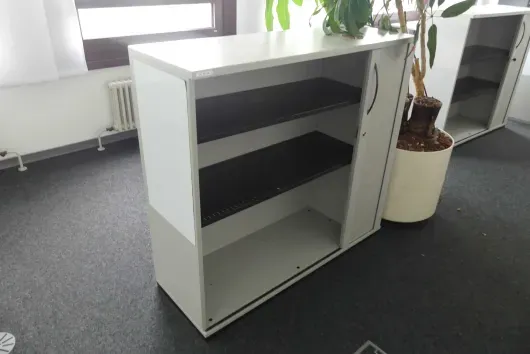 1x Sideboard