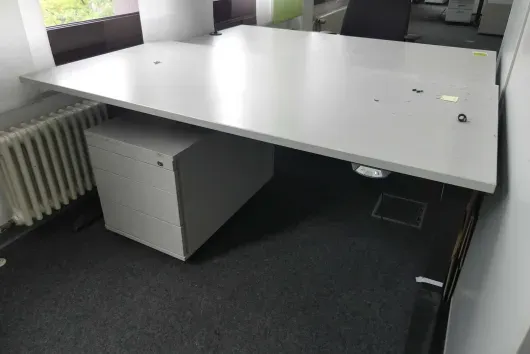 1x bureau à hauteur réglable électrique avec 1x caisson de bureau