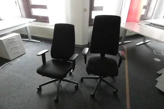 2x krzesło biurowe