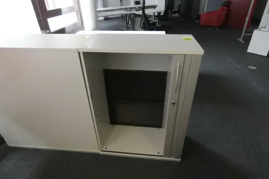 1x Sideboard