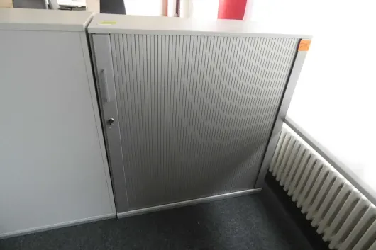 1x Sideboard