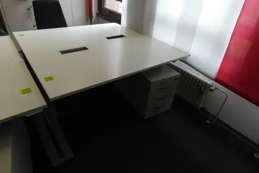 1x Bureau à hauteur réglable électrique avec 1x caisson de bureau