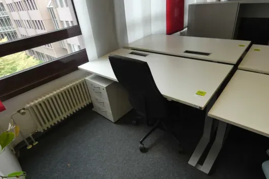 Ensemble de poste de travail avec 1 bureau à hauteur réglable électrique