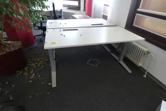 2x bureau à hauteur réglable électrique