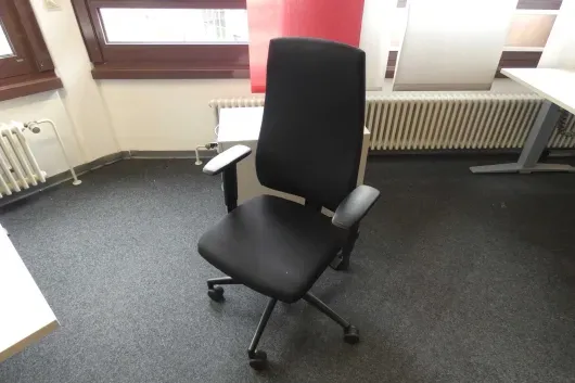 1x Bürostuhl