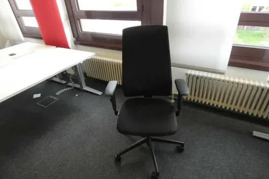 1x Bürostuhl