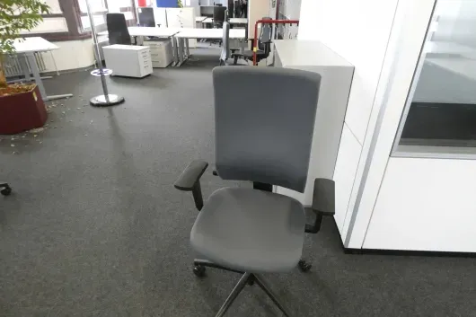 1x Bürostuhl