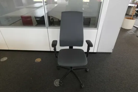 1x Bürostuhl