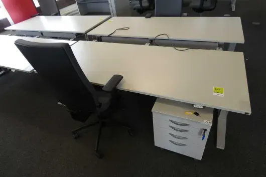 Ensemble de poste de travail avec 1 bureau à hauteur réglable électrique