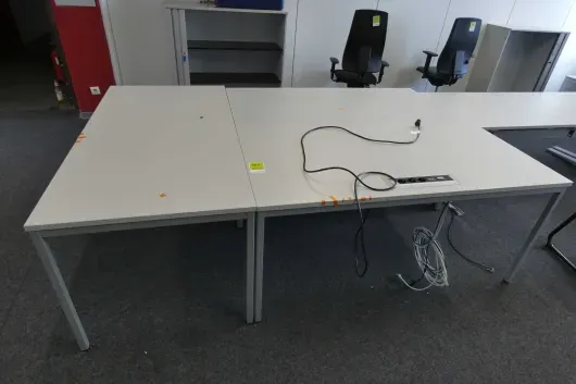 3x Konferenztisch