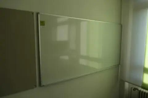 1x Whiteboard