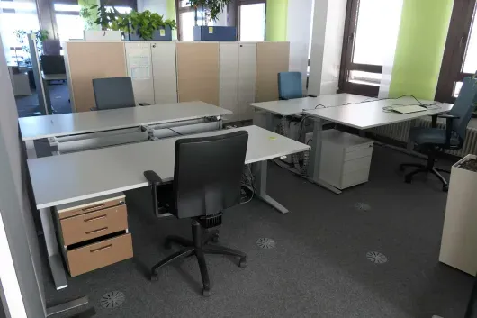 4x Workstation set with 4x electrically height-adjustable desk
