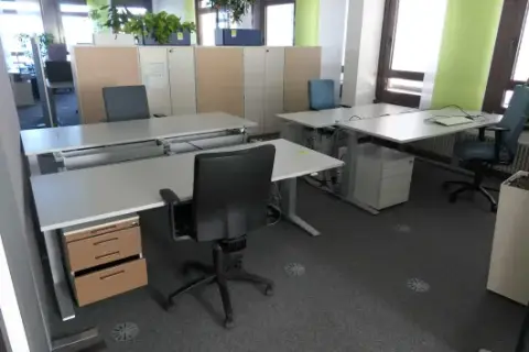 4x Workstation set with 4x electrically height-adjustable desk