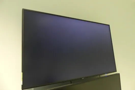 Телевизор NEC с креплением